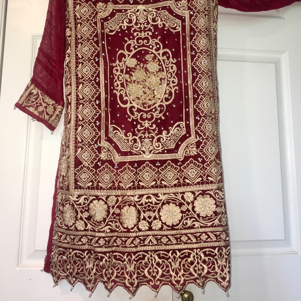 Agha Noor Red Kurta Top!